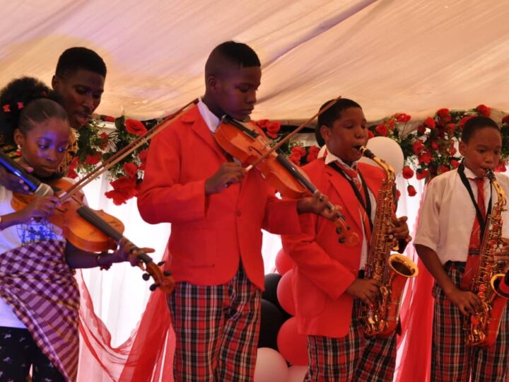 CANADIAN GATEWAY HIGH SCHOOL CELEBRATE GRADUATION AND END OF SESSION PARTY