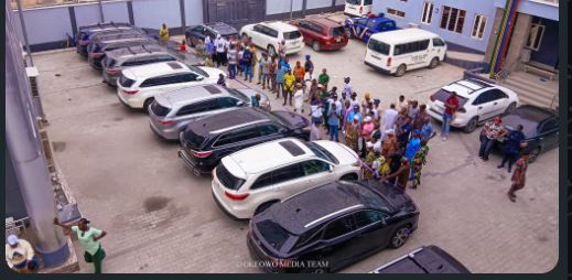 IFELODUN LCDA CHAIRMAN, MAYOR AKANBI OKEOWO GIFTS COUNCILLORS CARS.
